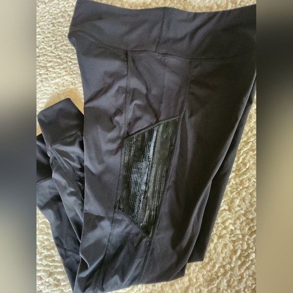 EUC ZYIA Black leggings 23in inseam - Picture 6 of 7